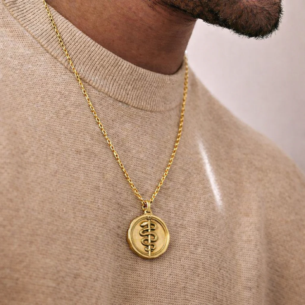'DEUS VULT' PENDANT - GOLD - Image 3