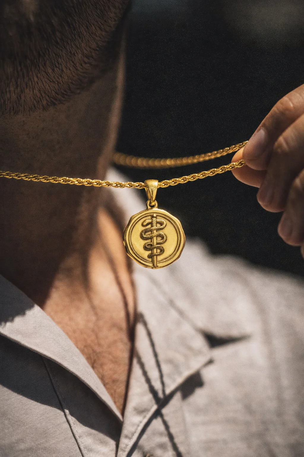 'DEUS VULT' PENDANT - GOLD - Image 4