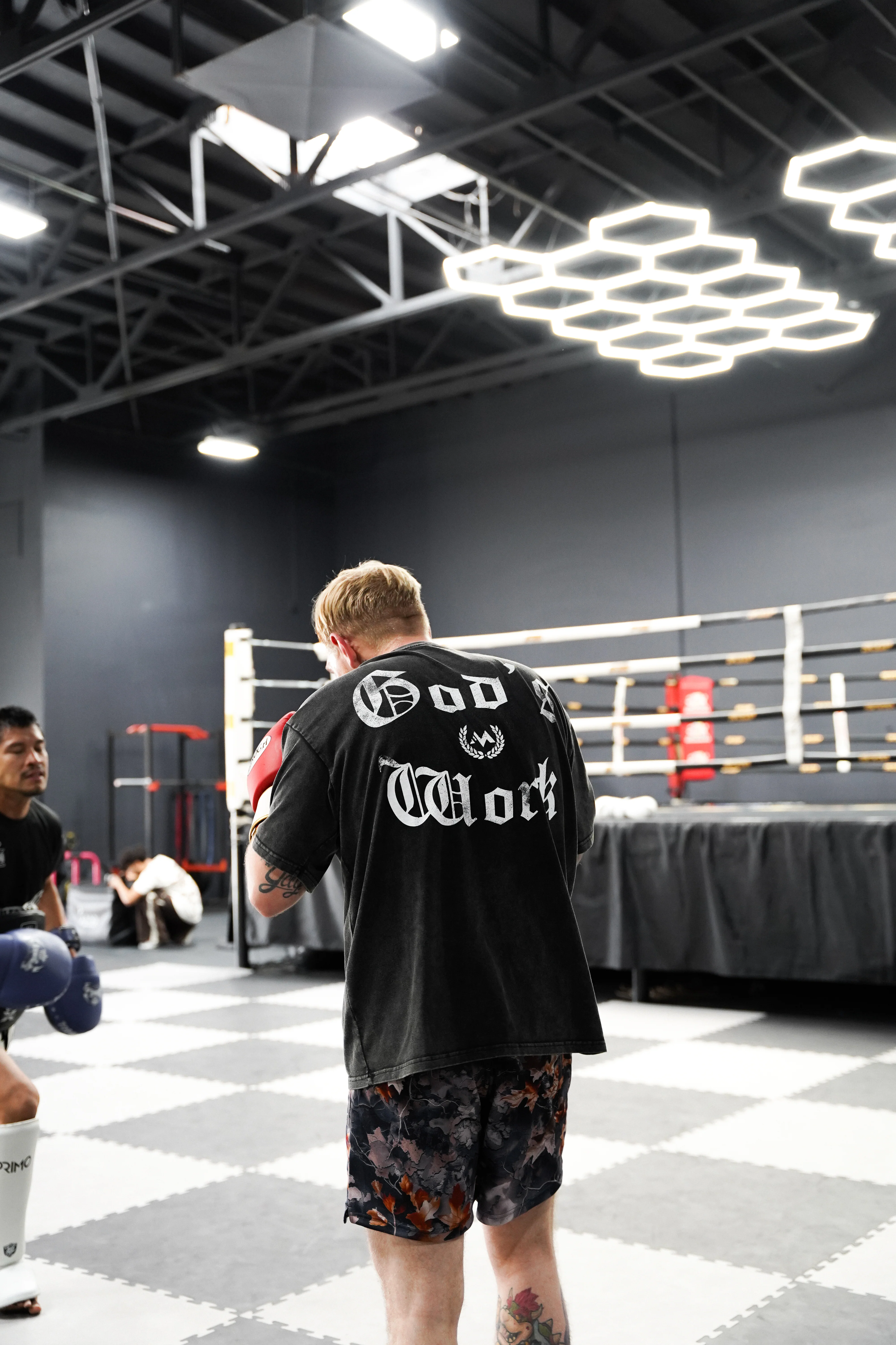 'GOD'S WORK' CREST TEE - BLACK - Image 5