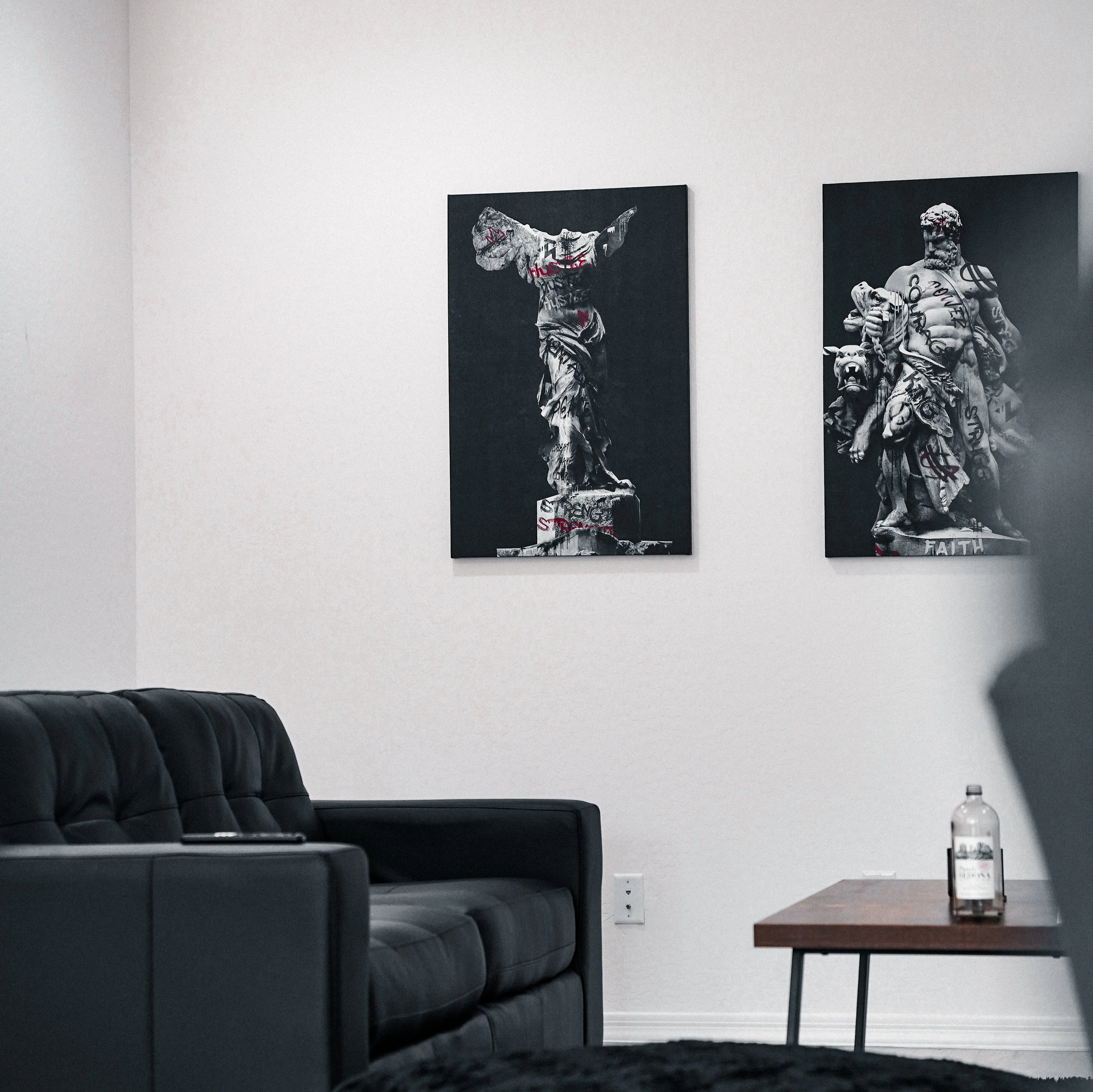 GRAFFITI - 'ANGEL OF VICTORY' Canvas - Image 3