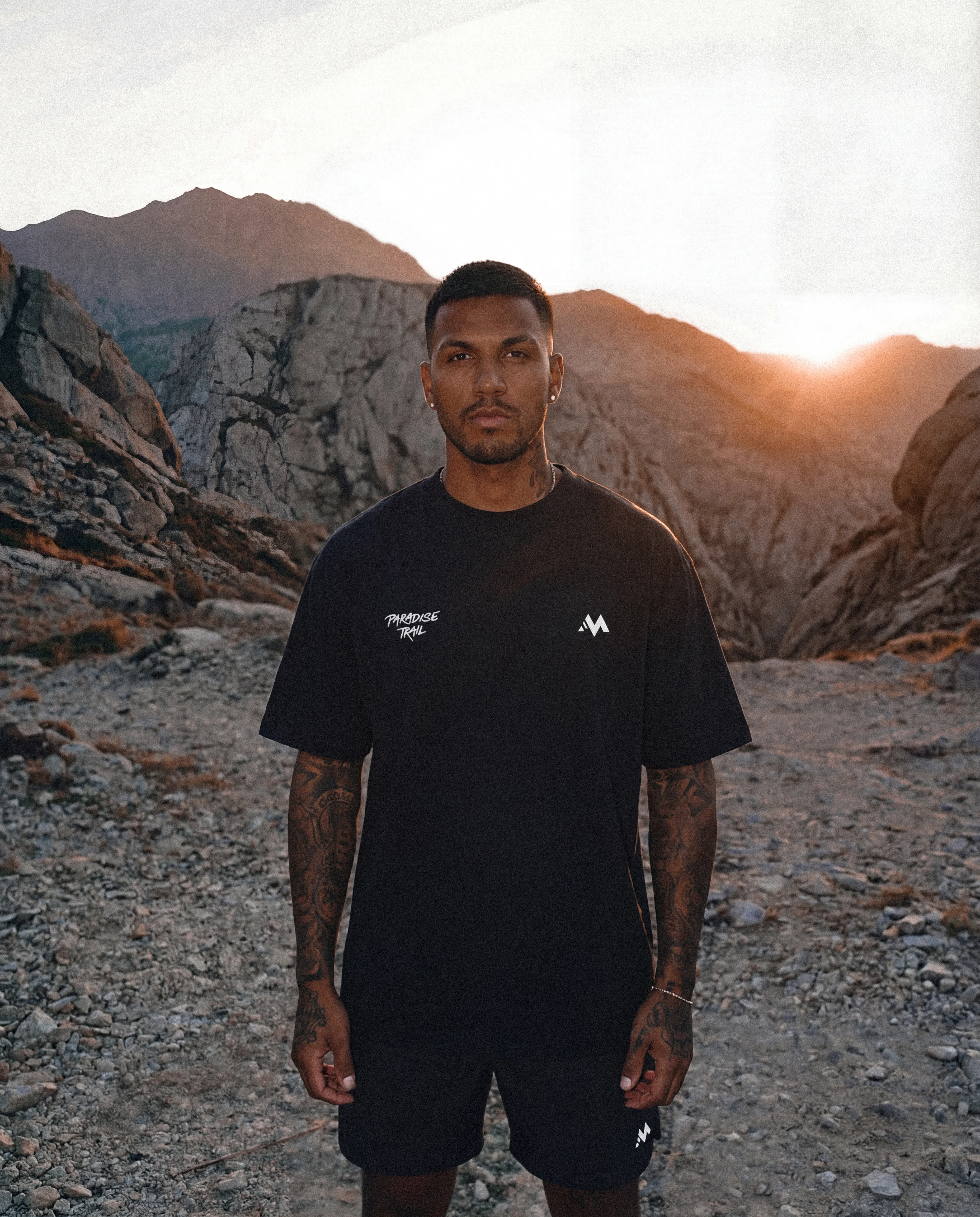 PARADISE TRAIL TEE - BLACK - Image 3