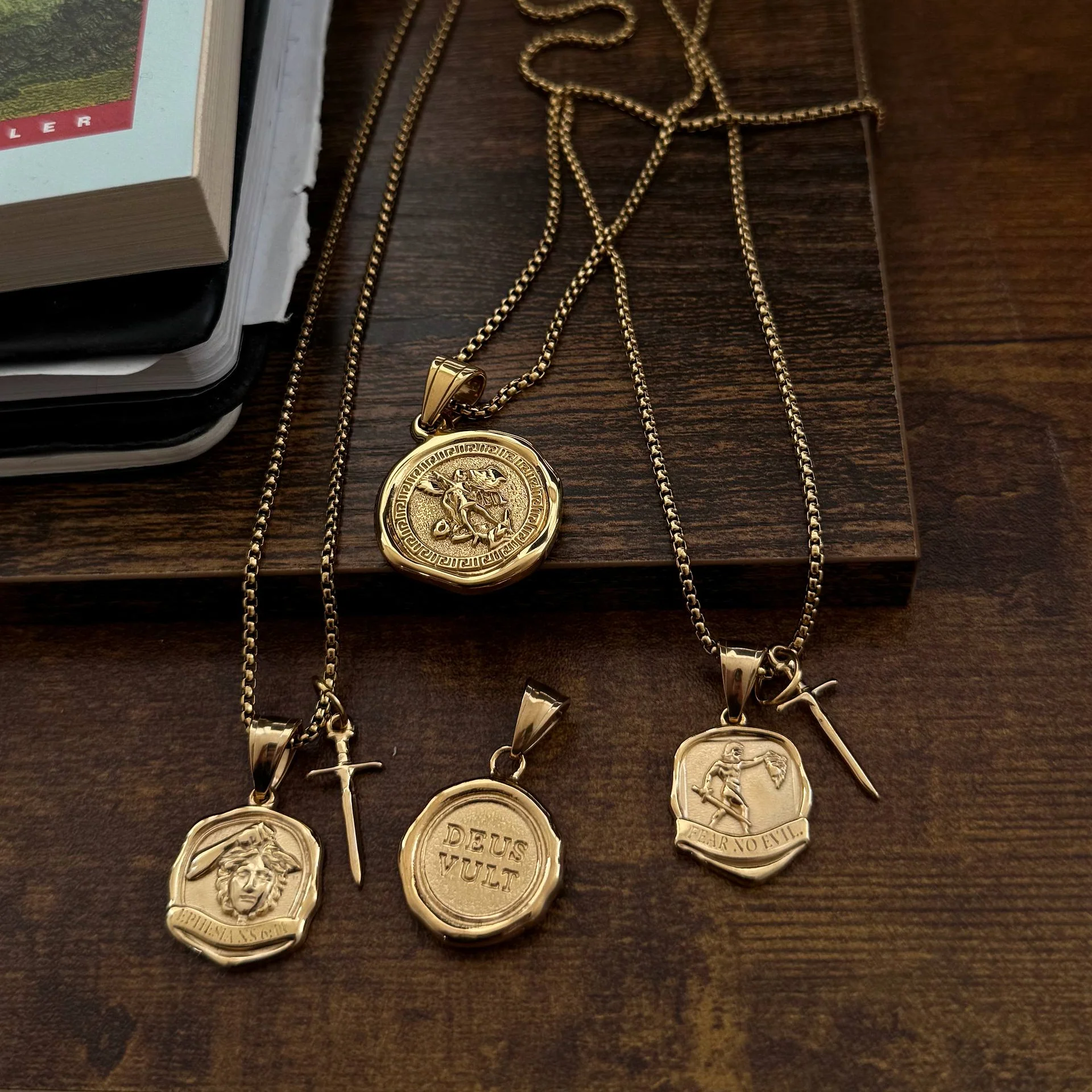 SAINT MICHAEL PENDANT - GOLD - Image 3